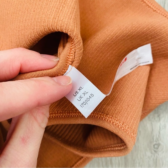 Urban Outfitters Pullover Bralette Orange Sz XL - Picture 6 of 6